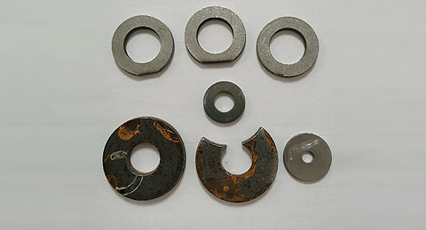 材質(zhì)硬度穩(wěn)定不達(dá)標(biāo)，沖壓加工時(shí)易變形。